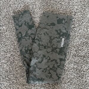 Gymshark - NWOT - No Front Seam - Green Camo Leggings